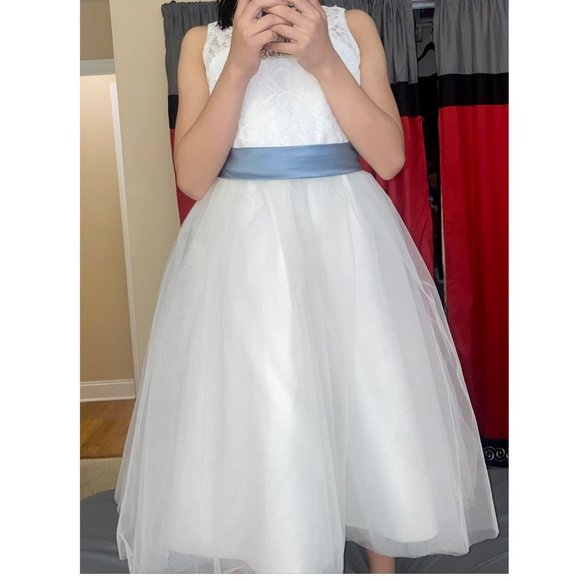 JJs House Flower Girl Dress size 9 in Ivory - Picture 1 of 3